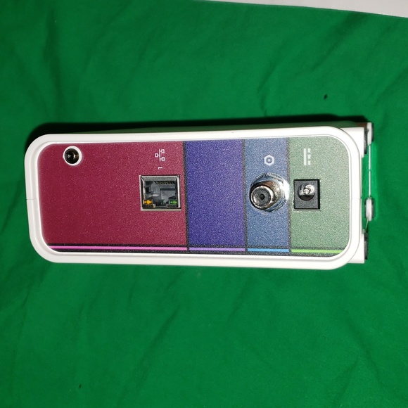 Arris Surfboard SB6183 Cable Modem with Charger and Ethernet Cord - Picture 5 of 7